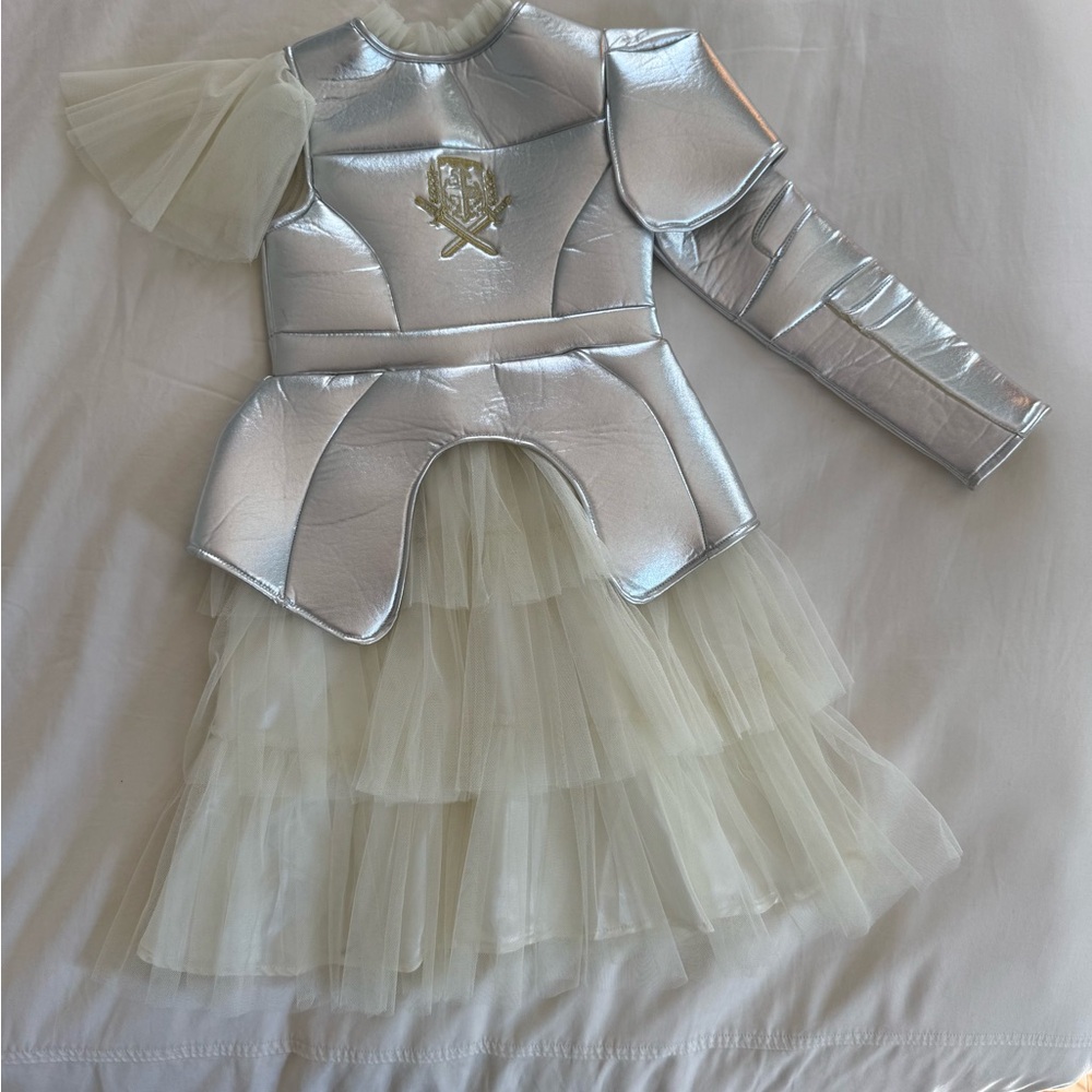 Chasing fireflies girls knight costume size 6